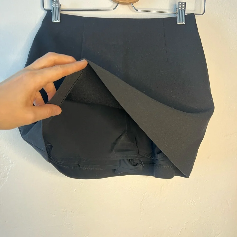 Abercrombie Scarlett mini skort - Picture 3 of 4